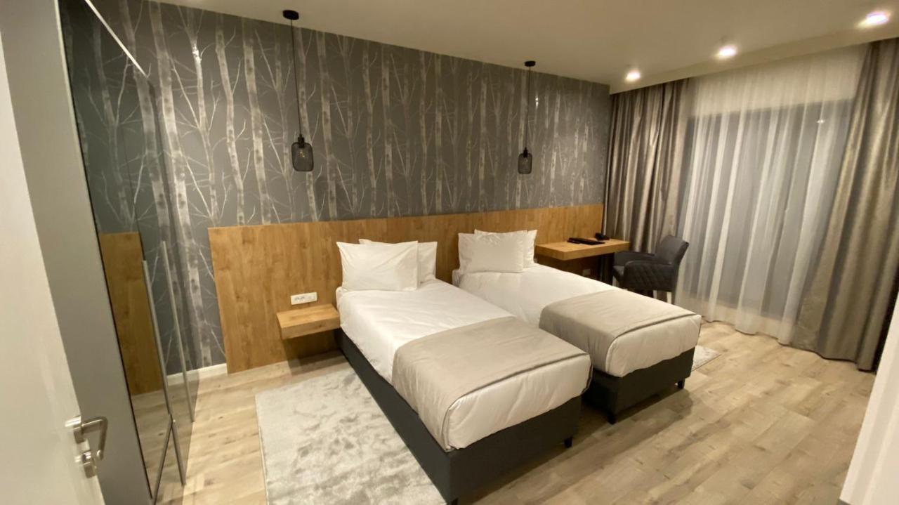 Standard Apartment with Twin Beds